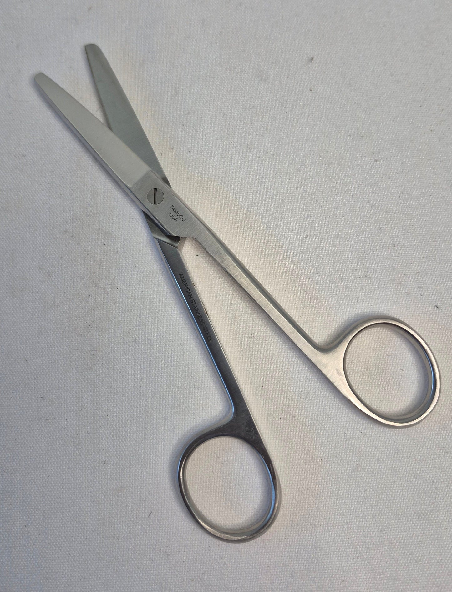 Surgical scissors Blunt/Blunt Straight 5.5"