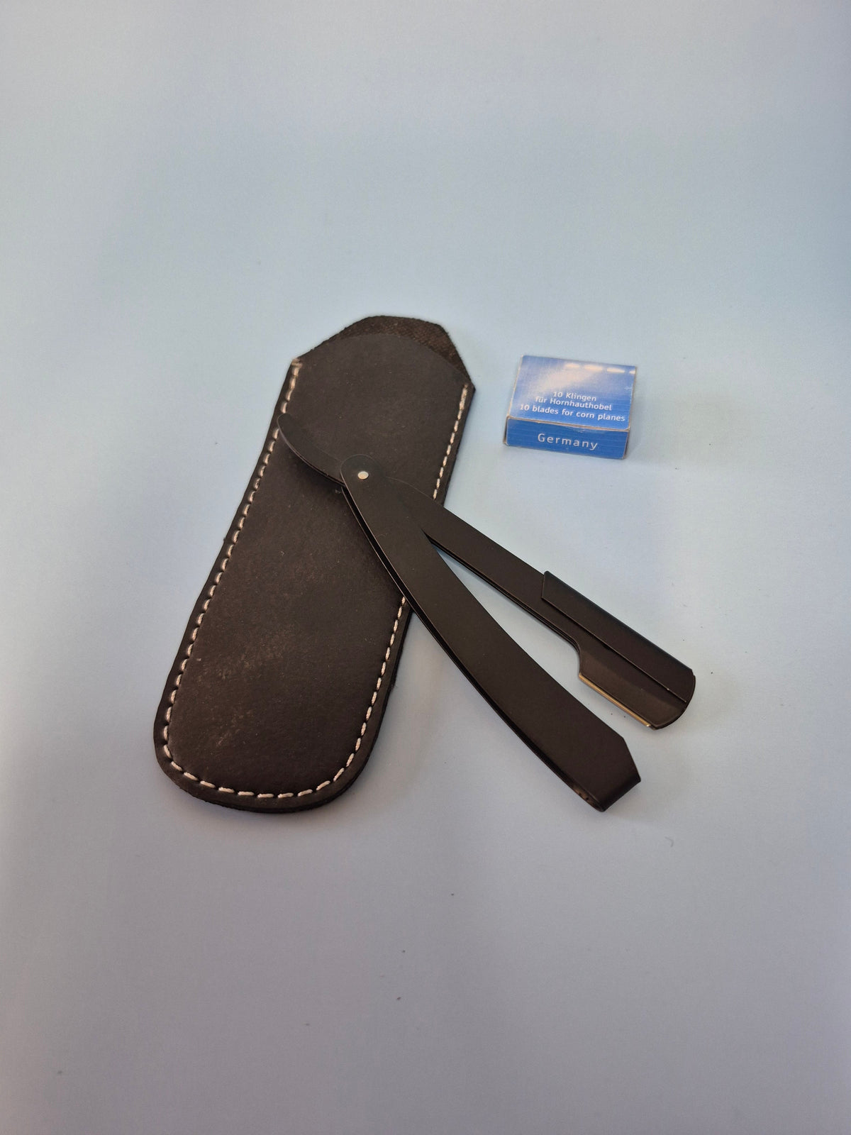 Barber razor with mini blade