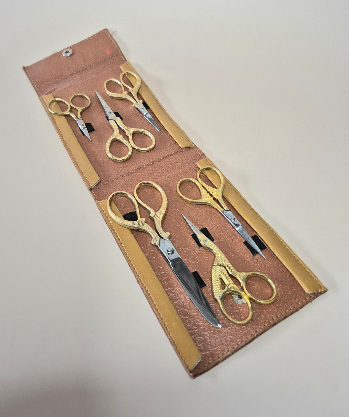 Gold needlepoint scissors gift set of 6