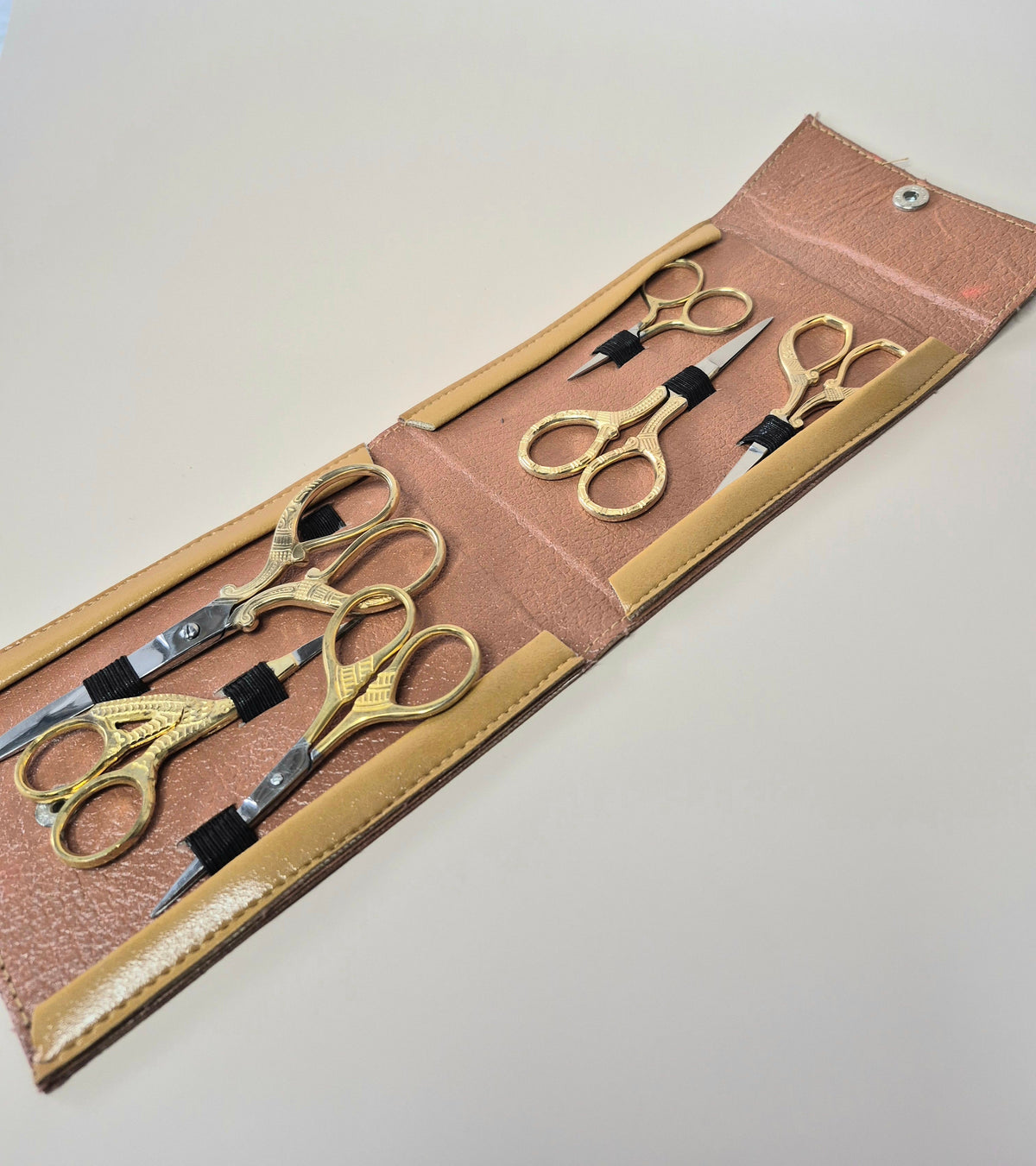 Gold needlepoint scissors gift set of 6