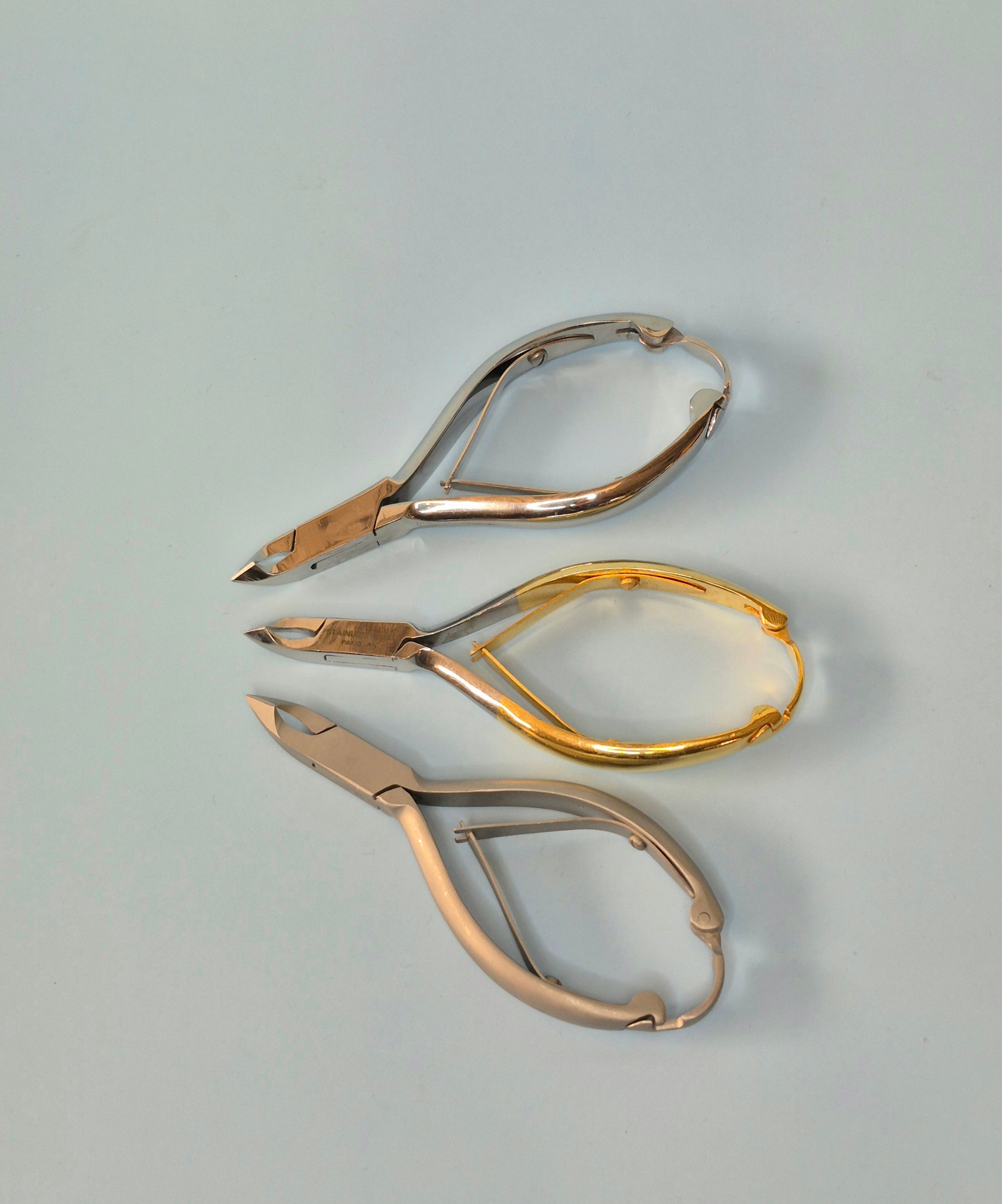 Acrylic Nippers 4" (3 options)