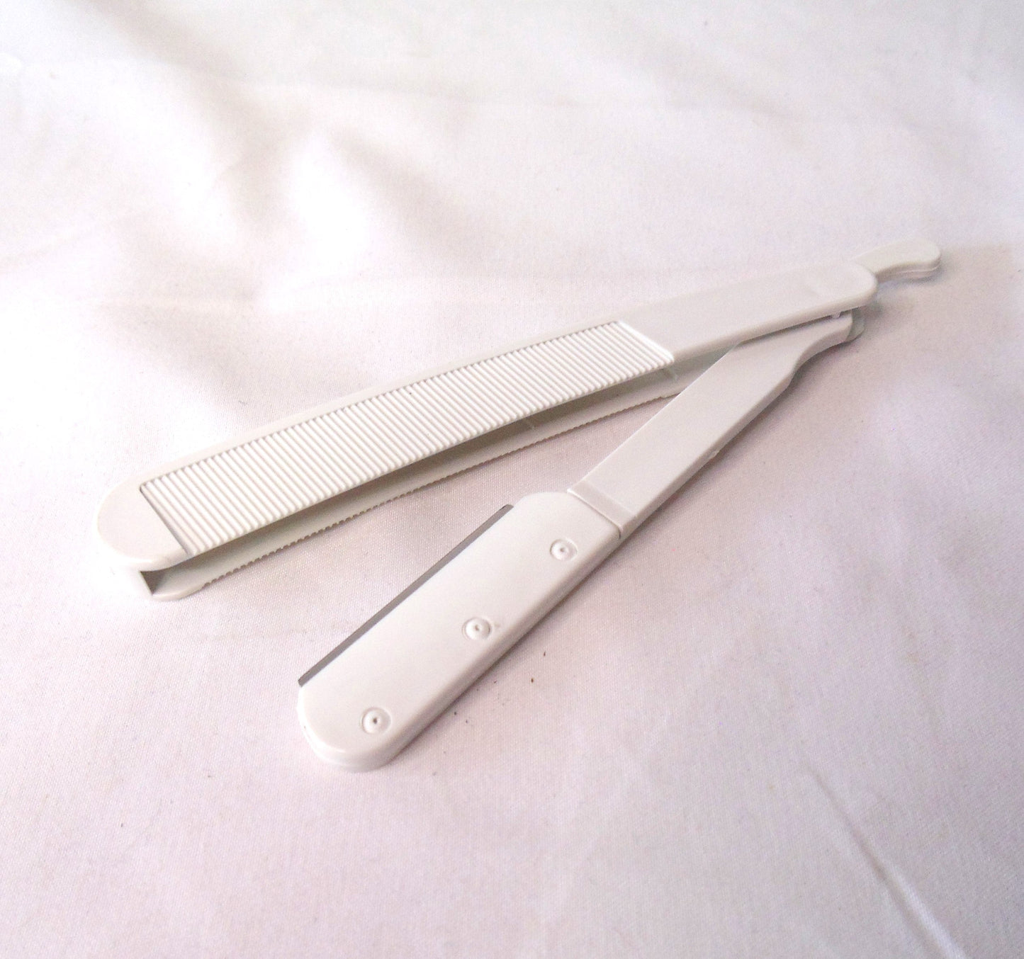 Barber razor, single use (box of 25)